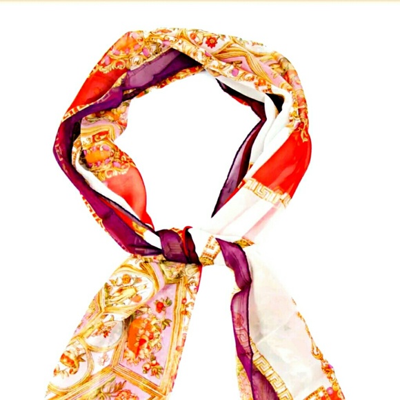 🥰 VERSACE GREEK KEY SHEER SILK SHAWL SCARF NWT RARE 🥰 - Picture 3 of 7